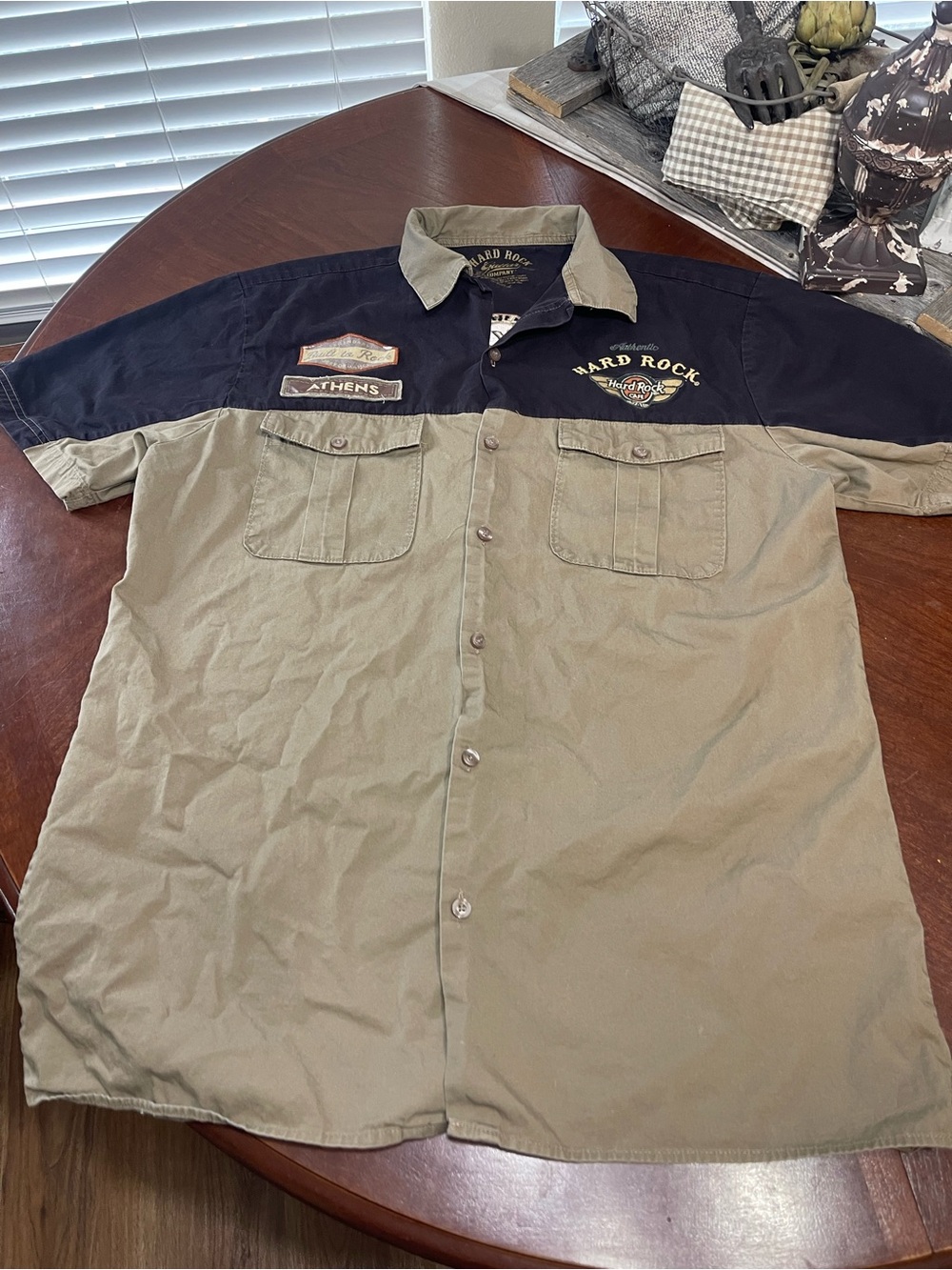Hard Rock Guitar Company Short Sleeve Button garage Shirt Colorblock